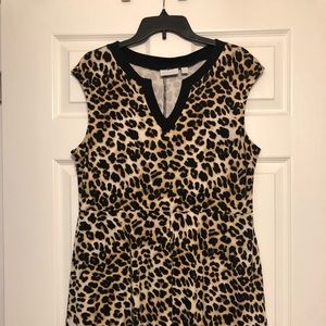 Sleeveless dress with pockets
